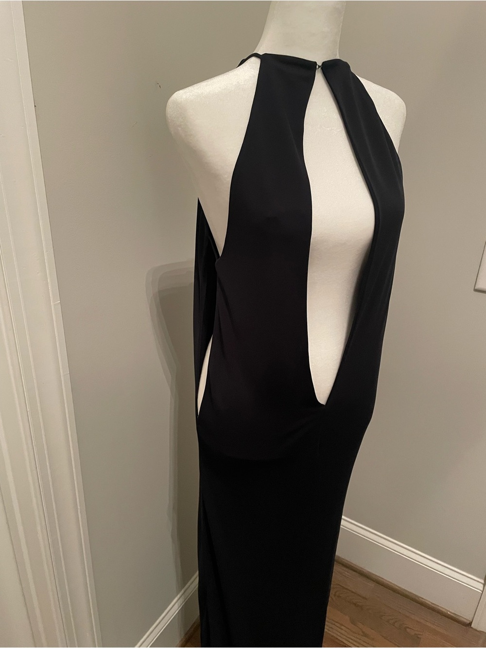 KHY Women's Black Keyhole Gown - Picture 9 of 10
